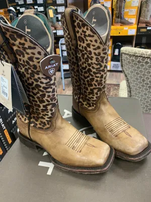 ARIAT WOMEN'S CIRCUIT SAVANNA WESTERN BOOTS - BROAD SQUARE TOE