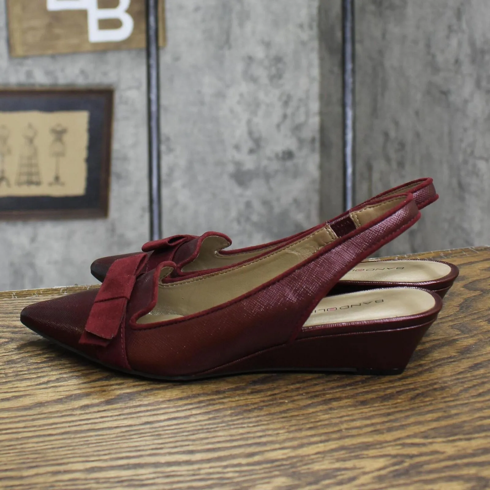 Bandolino Womens Low Block Heel Ribbon BDYESMINNA Sandals Maroon Red 6M