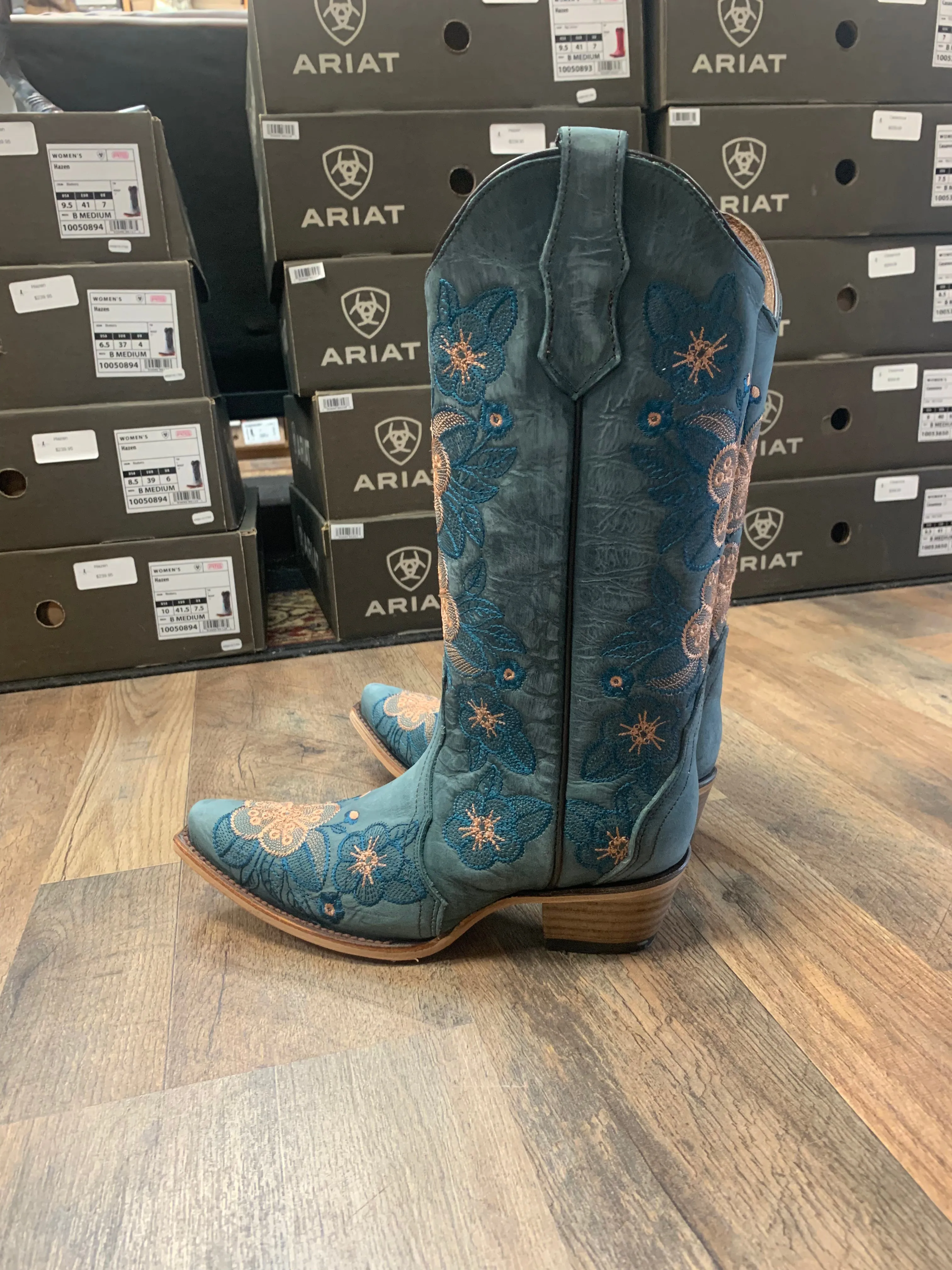 CORRAL LADIES BLUE FLORAL EMBROIDERY