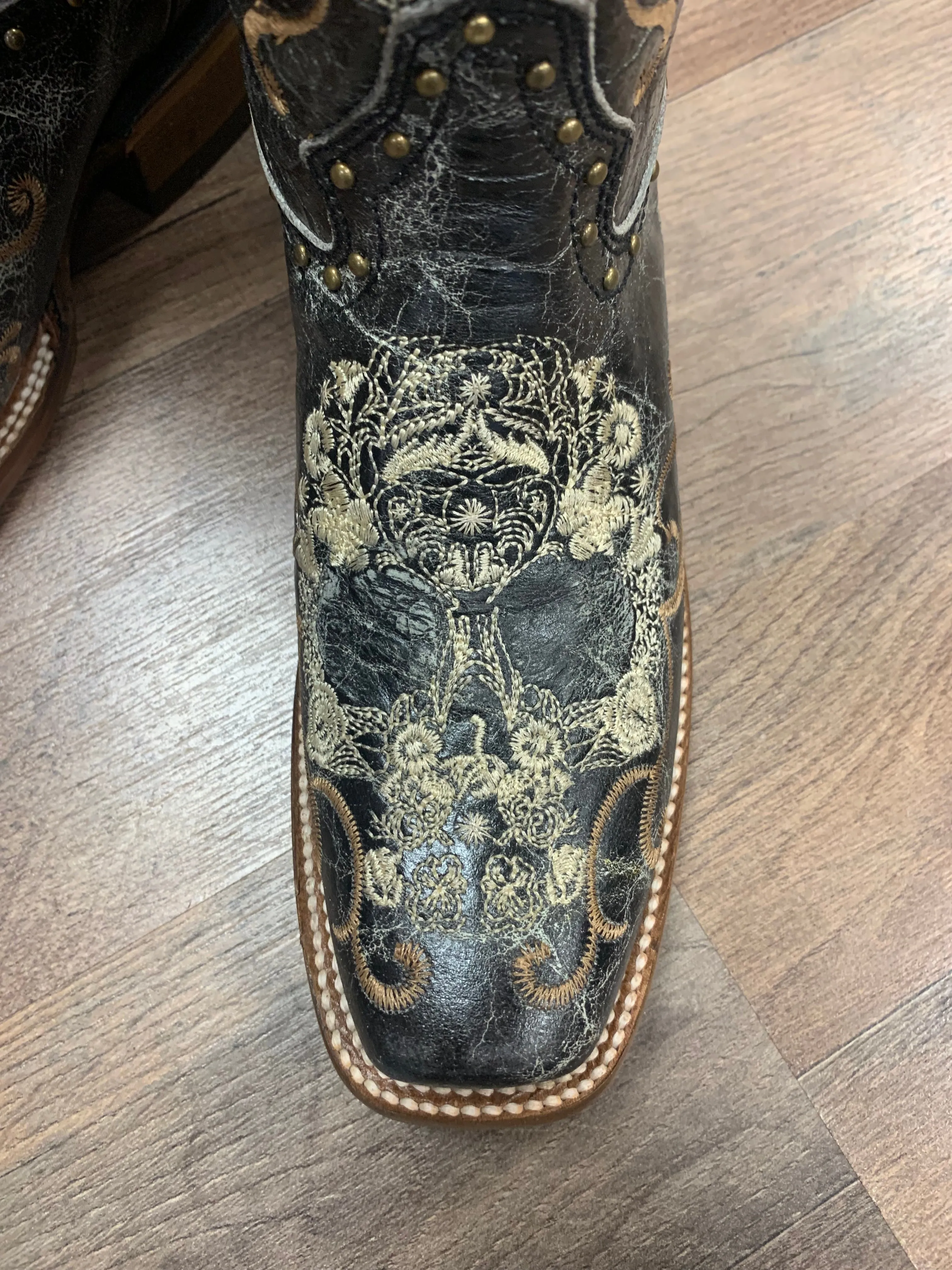 CORRAL WOMEN'S FLORAL SKULL EMBROIDERY & STUDS WESTERN BOOTS - SQUARE TOE