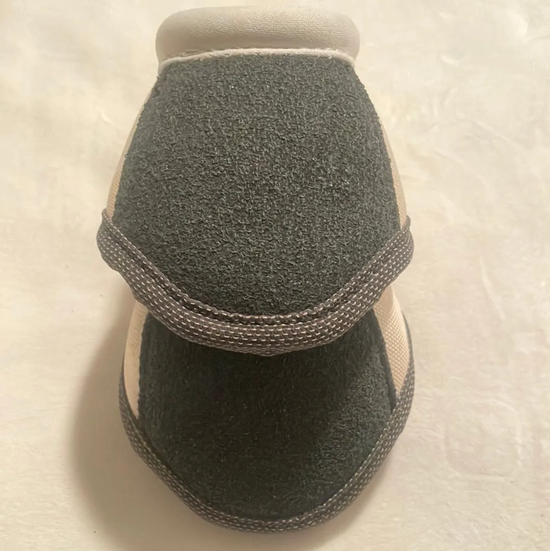 Dynamic Edge Bell Boots, Medium, Black or White