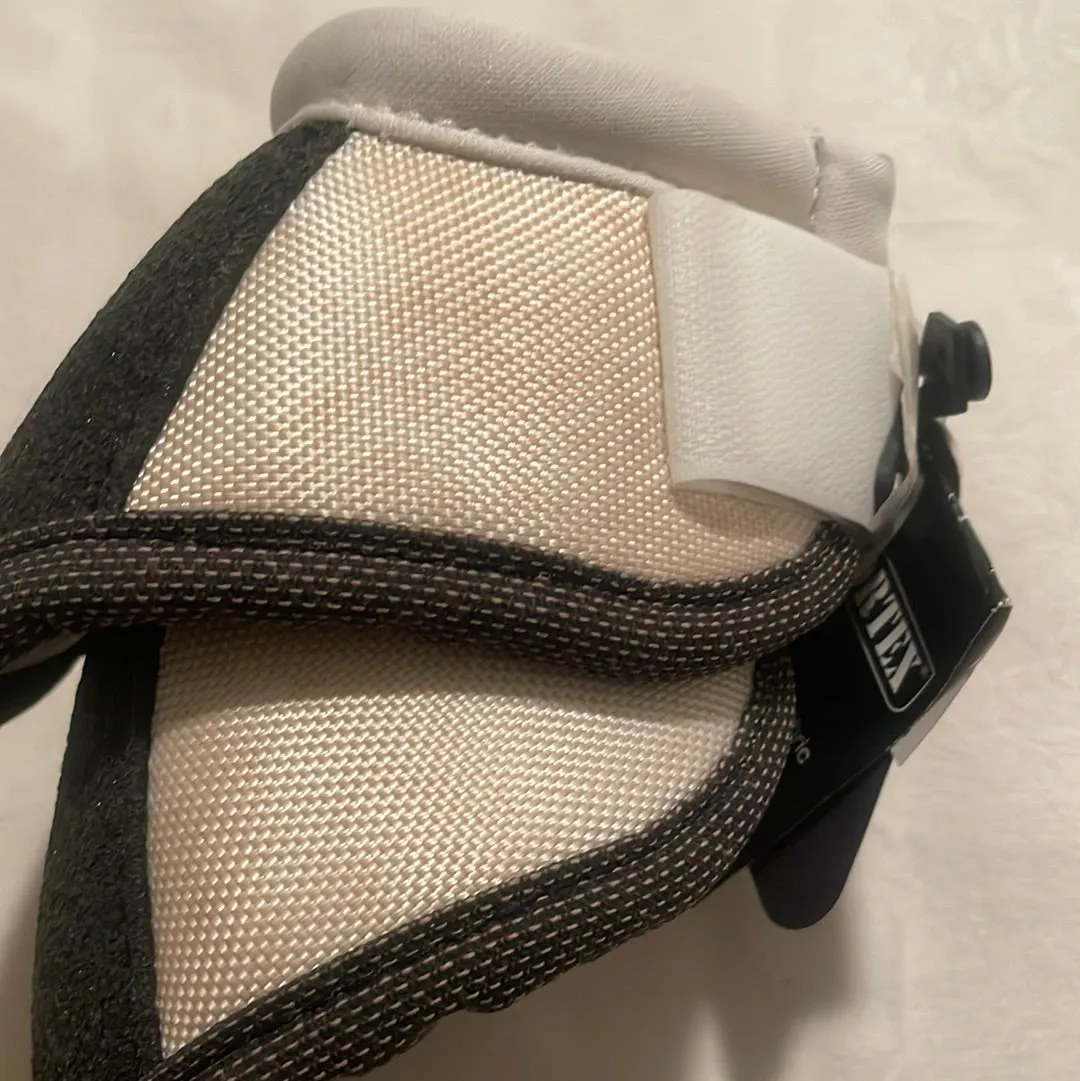 Dynamic Edge Bell Boots, Medium, Black or White