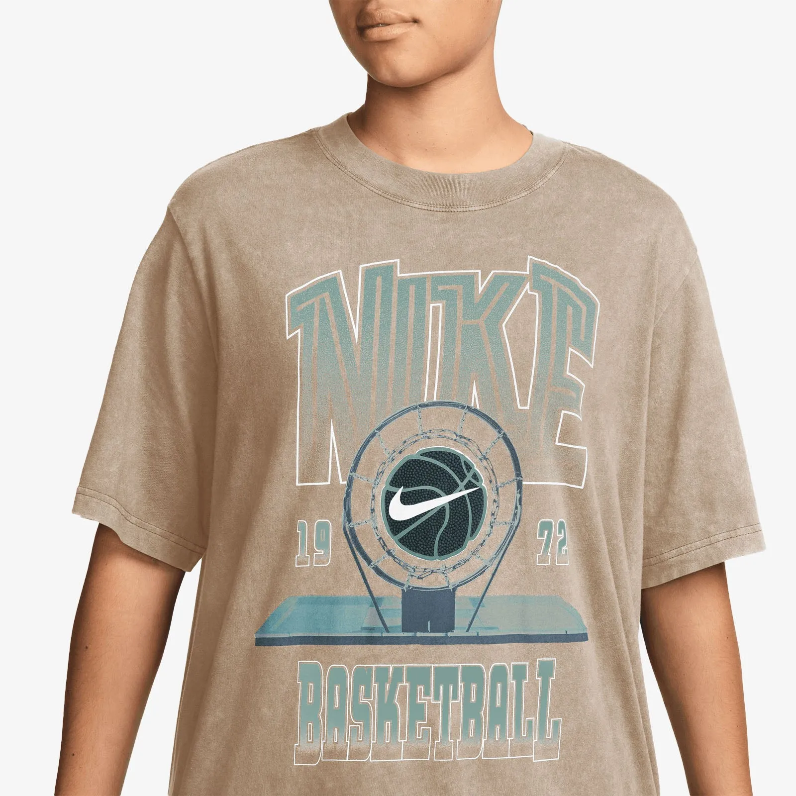 Graphic 1972 Basketball Women's T-Shirt - Sandrift