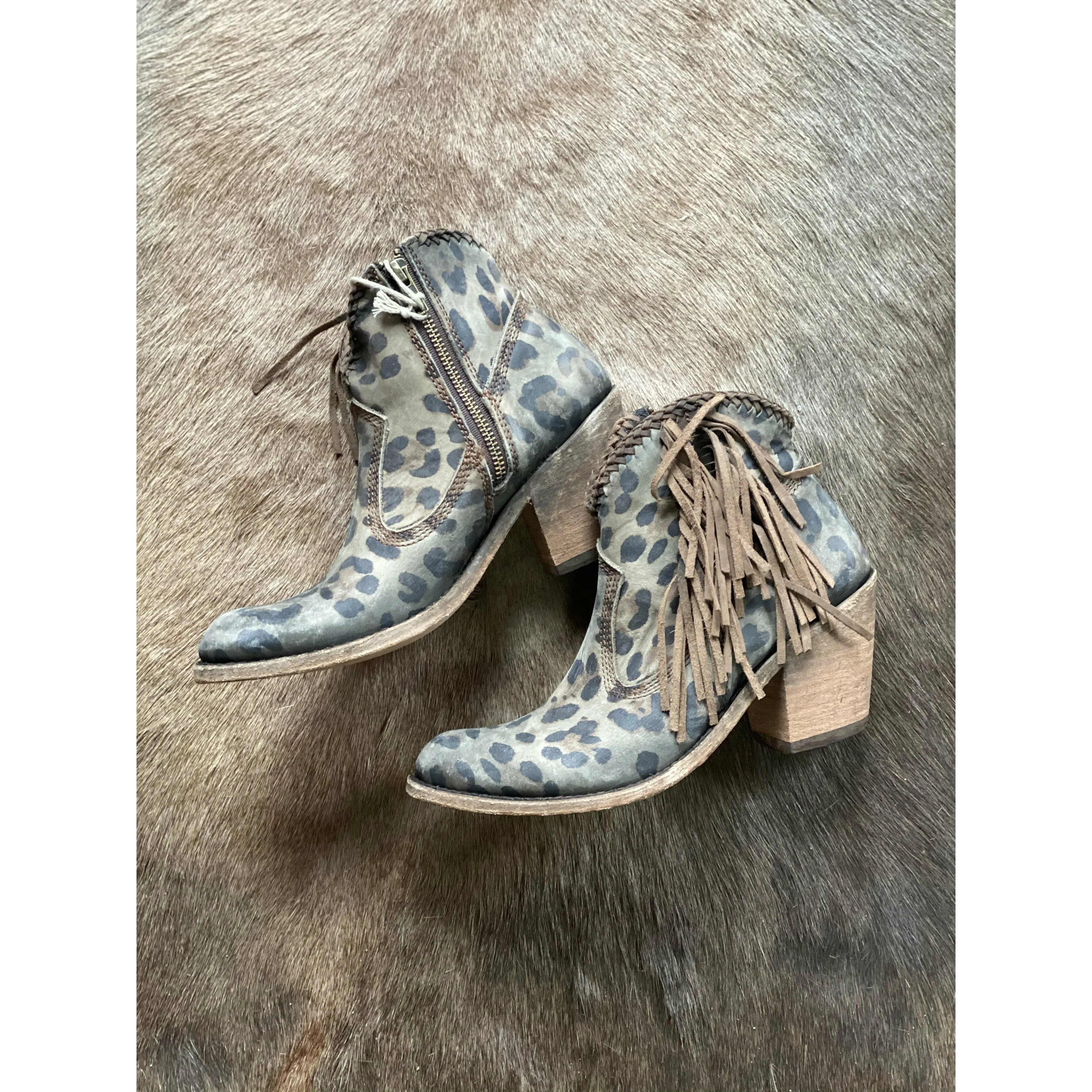 Liberty Black Boots, Chita Fringe