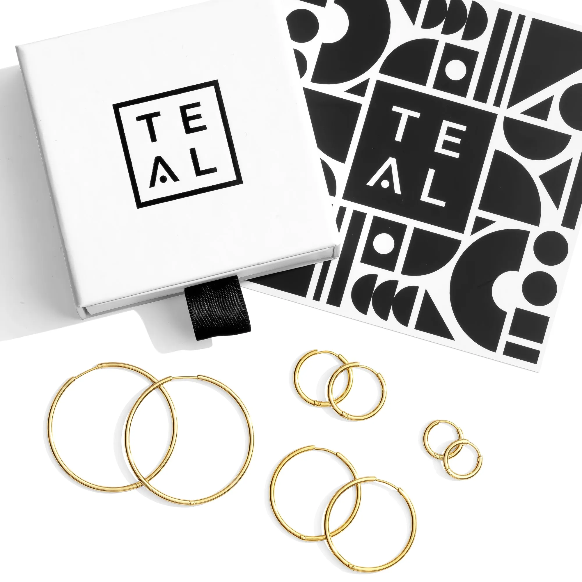 MEDIUM MODERN HOOPS - GOLD