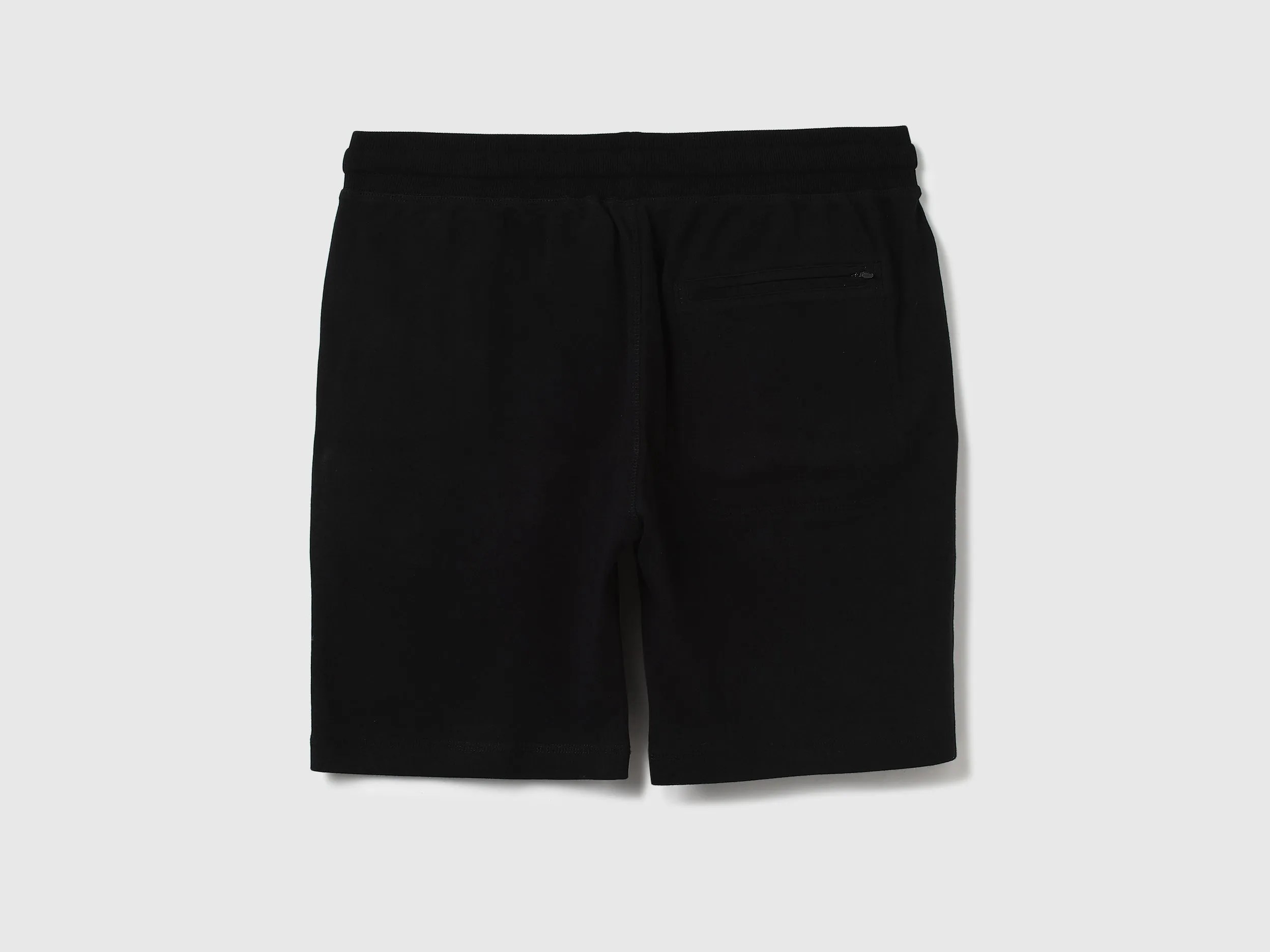 Men Solid Regular Fit Shorts
