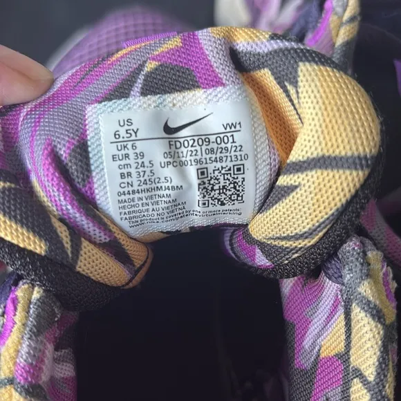 Nike LeBron Witness 7 SE Basketball Sneaker size 6.5Y