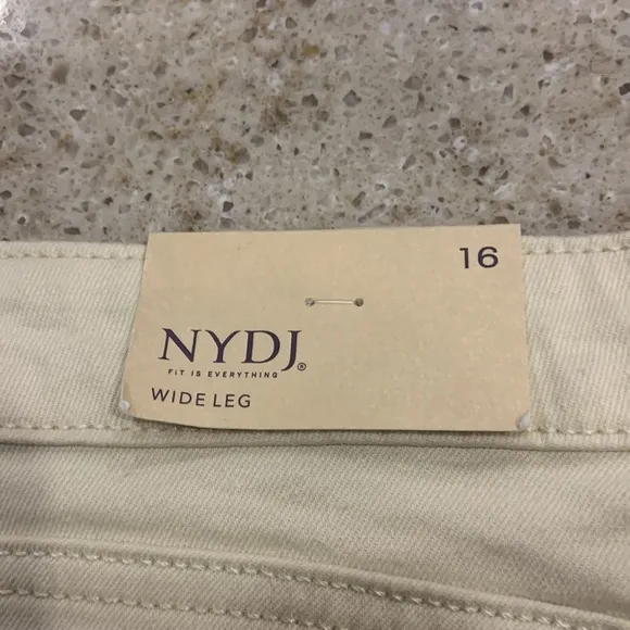 NWT NYDJ Theresa Wide Leg Teresa Wide Leg Jeans in White Creek Size 16