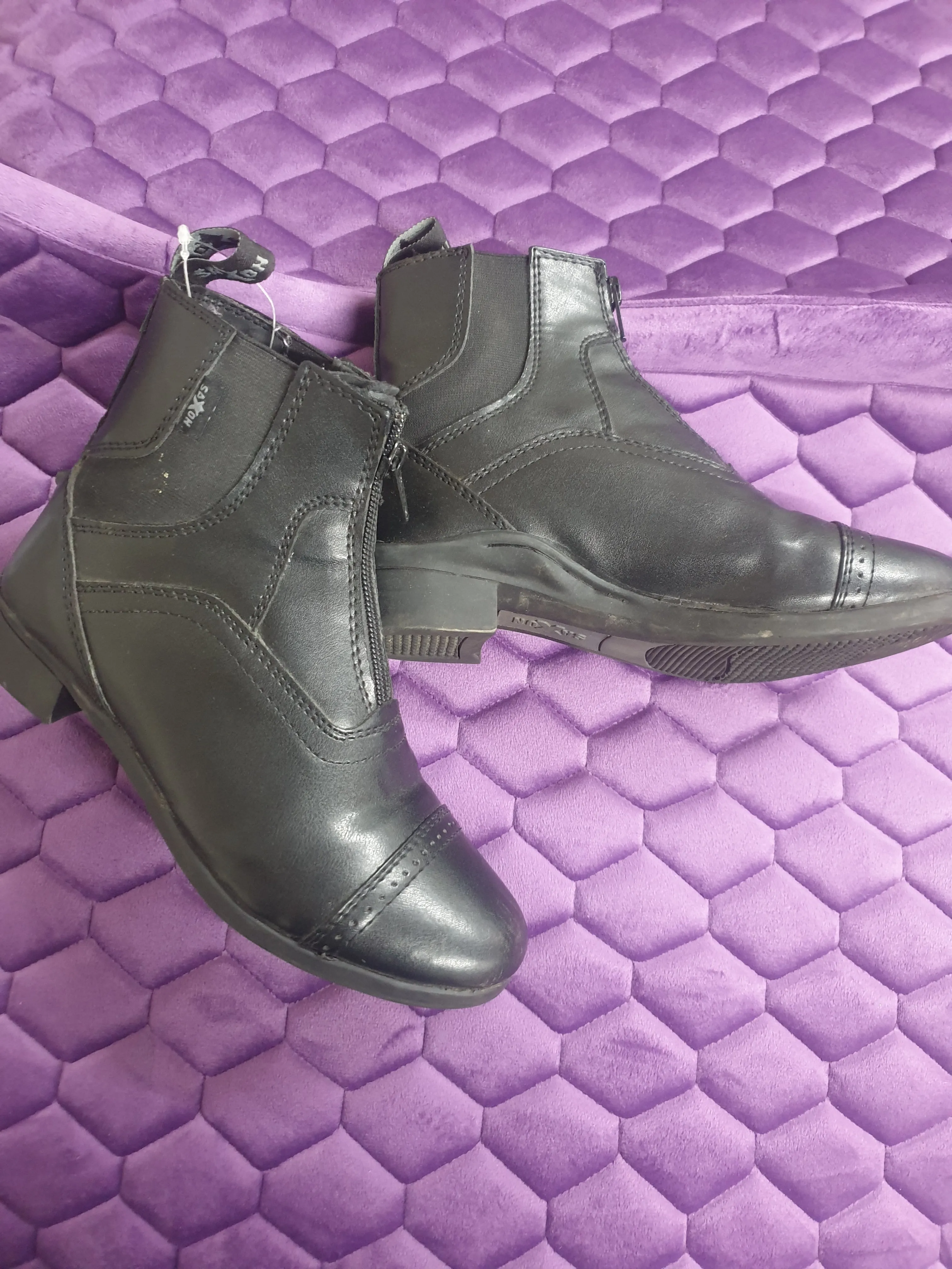Saxon kids jodhpur boots black leather size 2