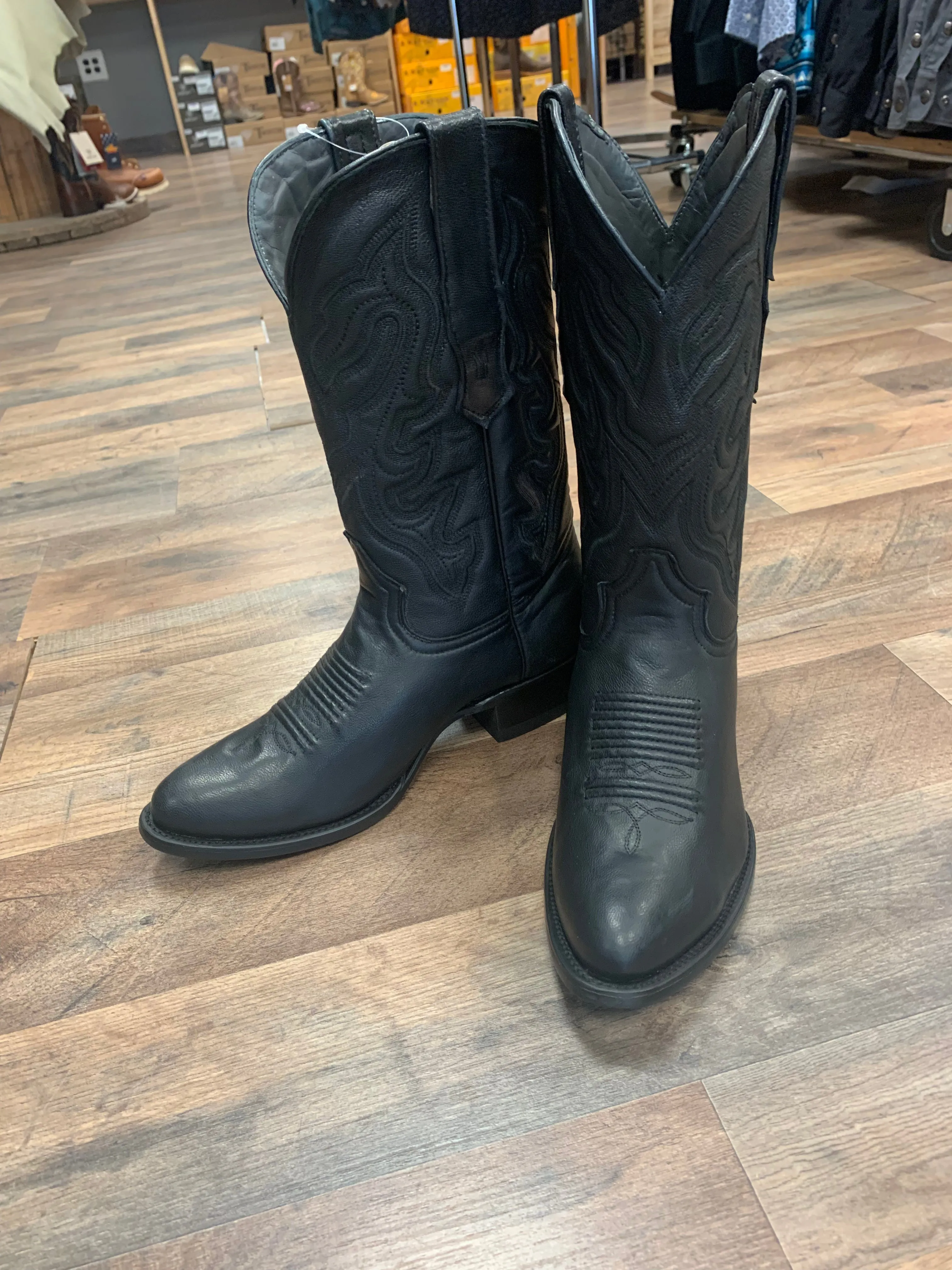 Tanner Mark Black Round Toe