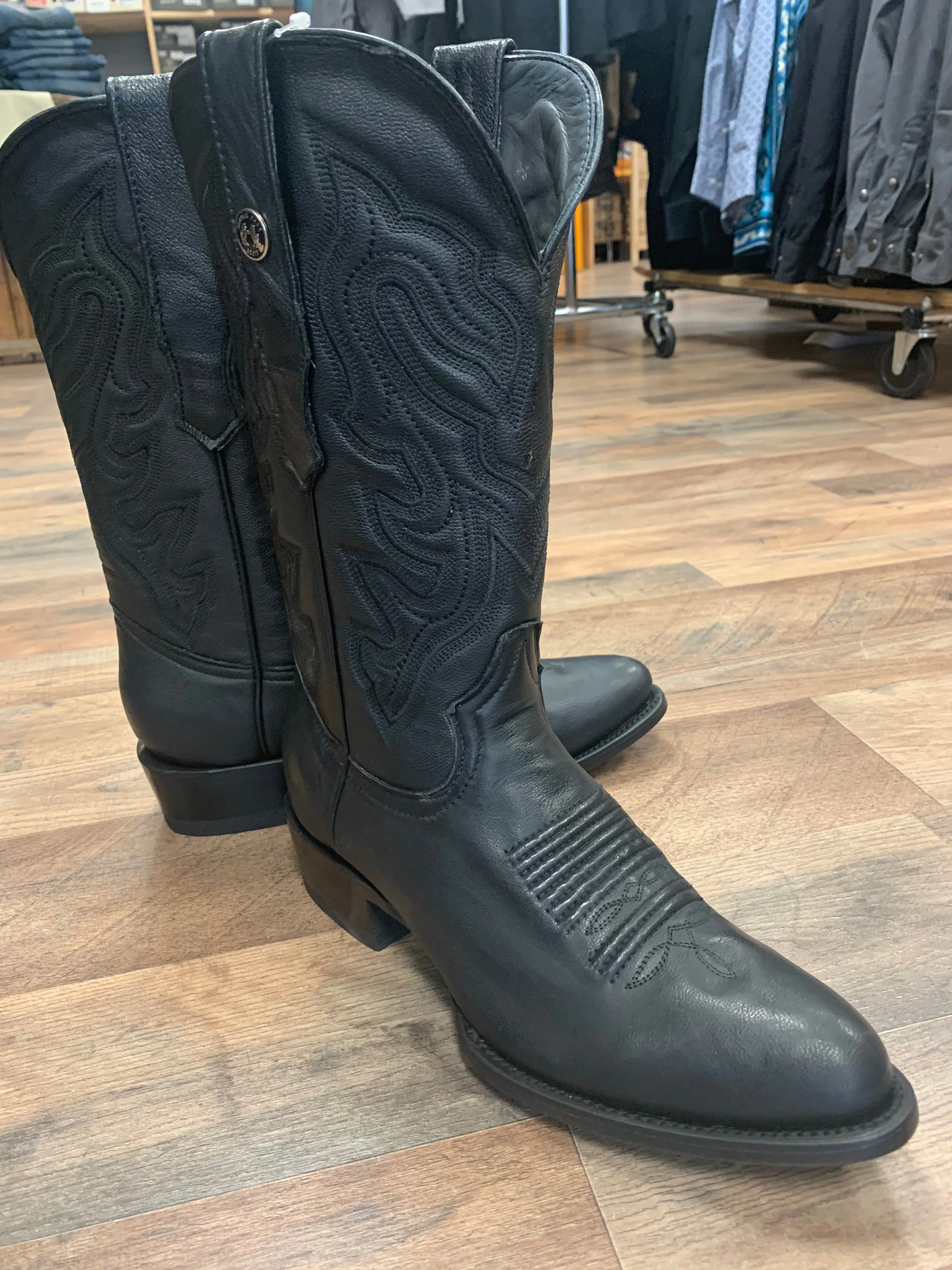 Tanner Mark Black Round Toe