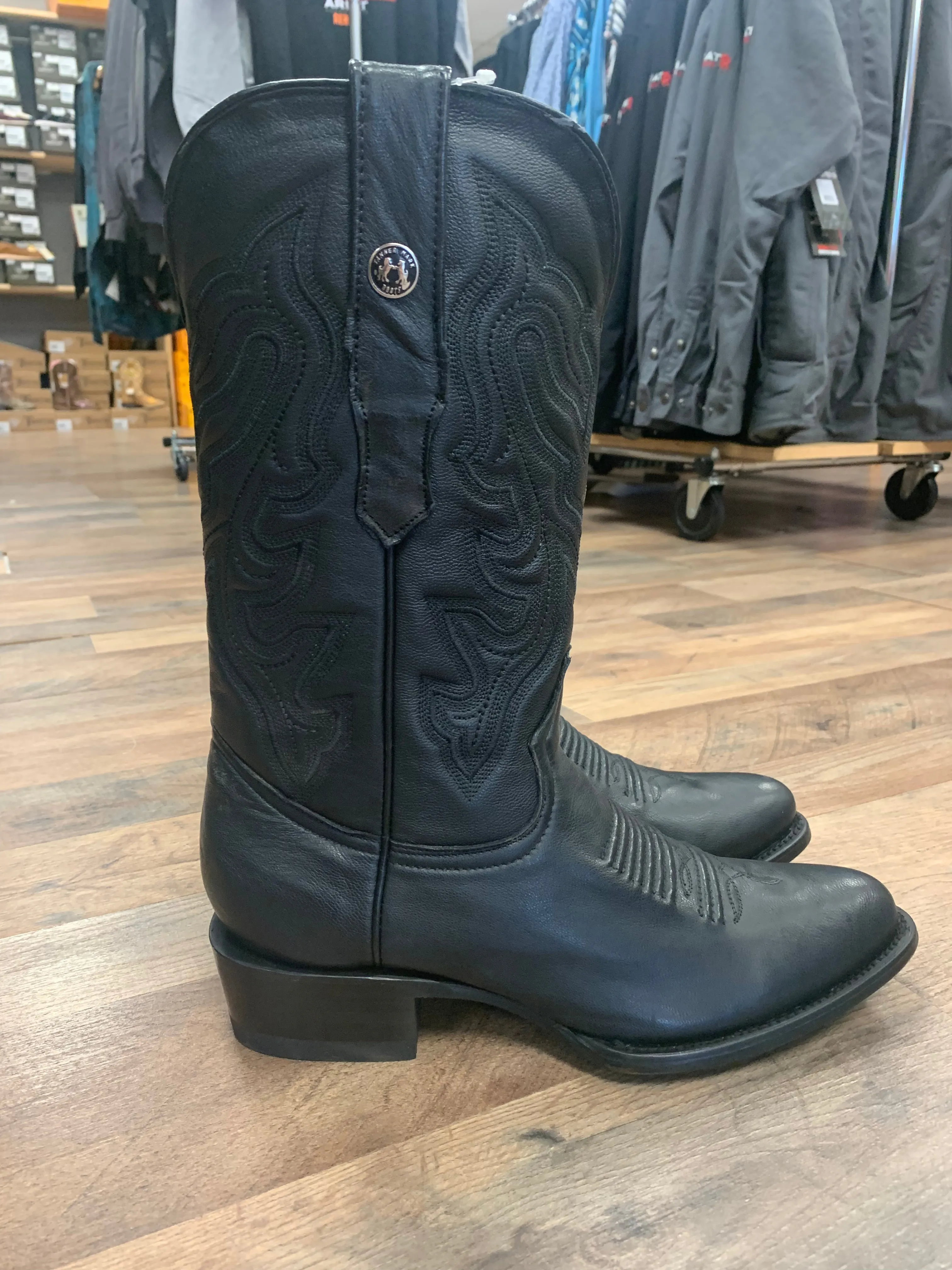 Tanner Mark Black Round Toe