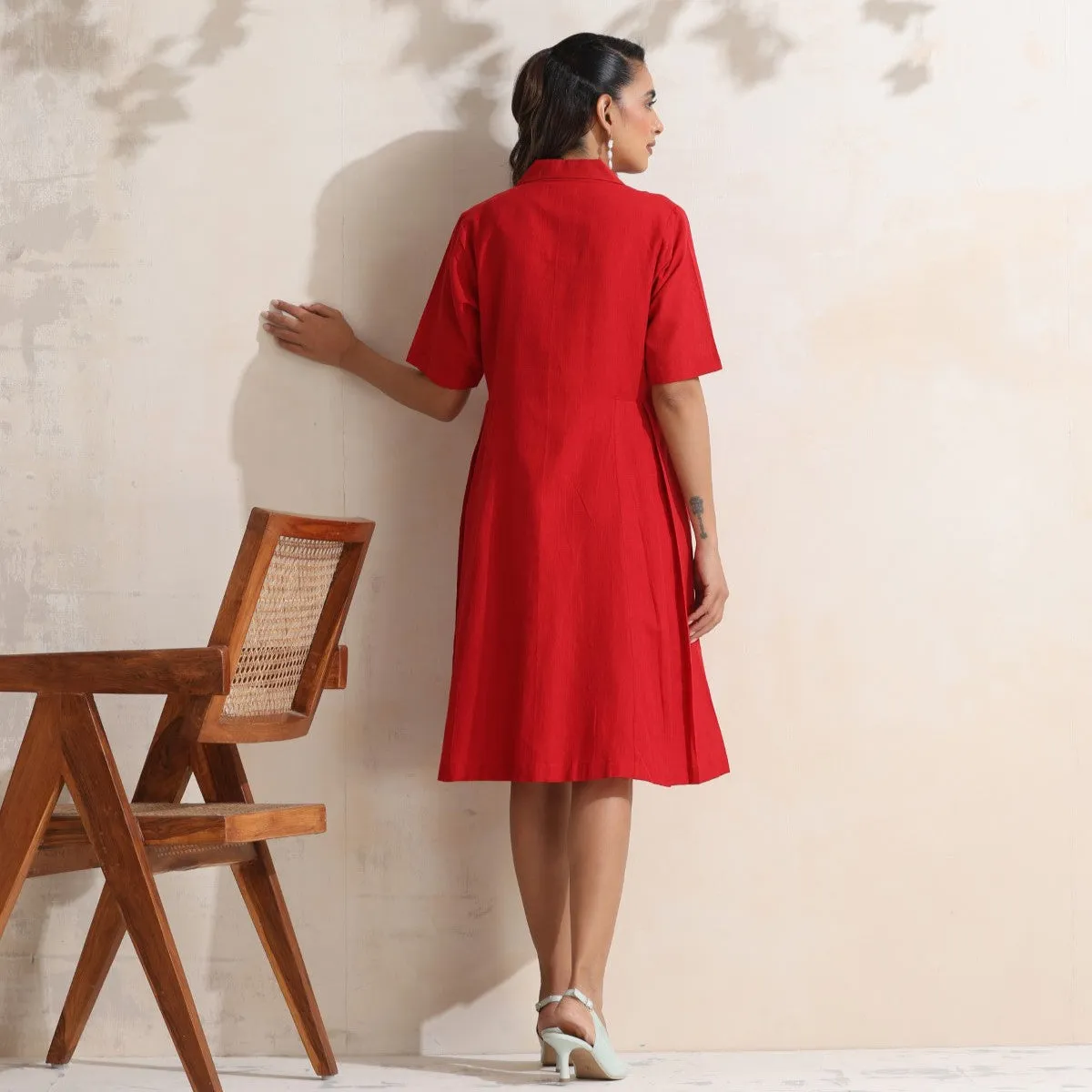 Thalia - Red pleated dress with flower embroidery