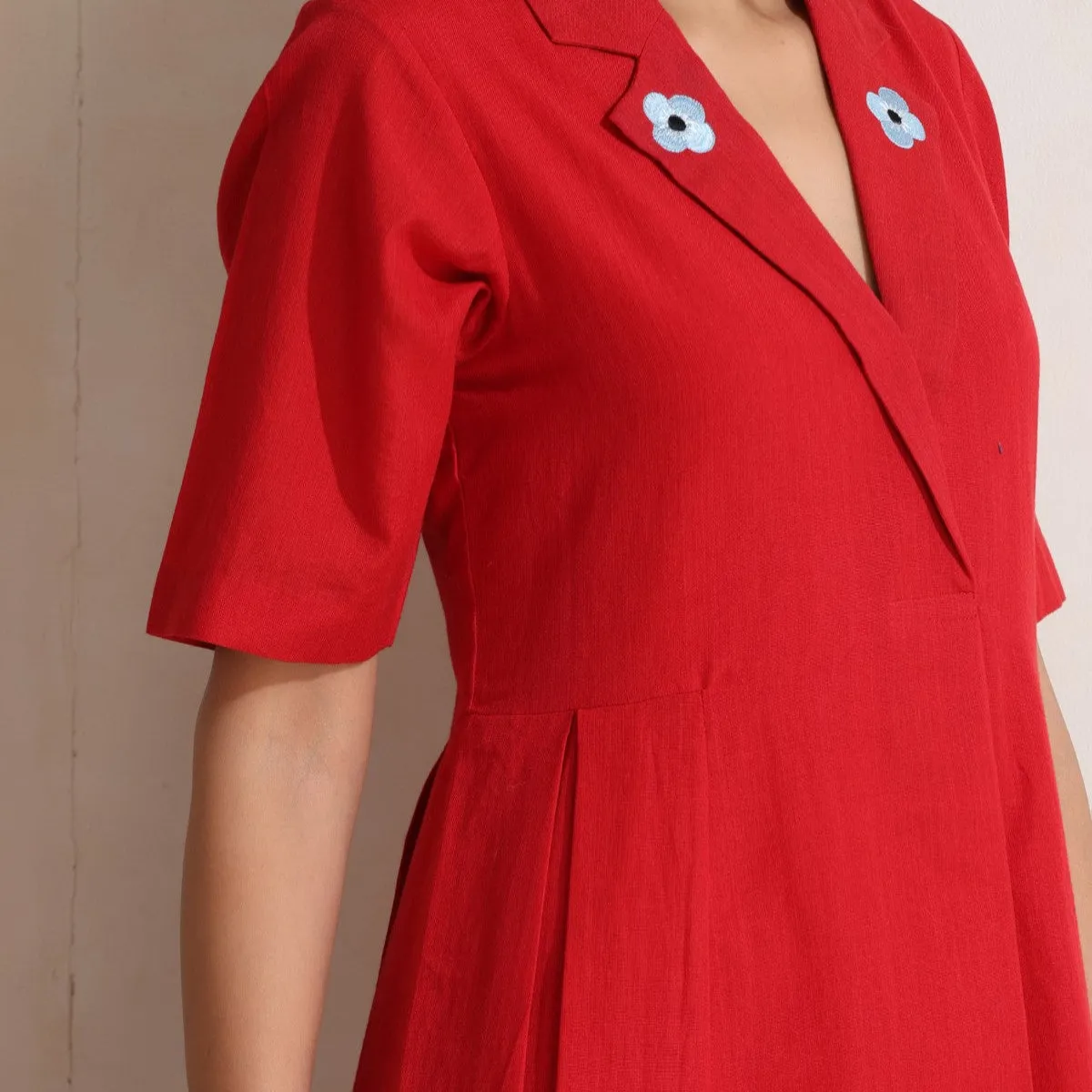 Thalia - Red pleated dress with flower embroidery