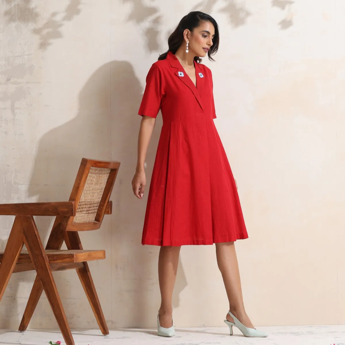 Thalia - Red pleated dress with flower embroidery