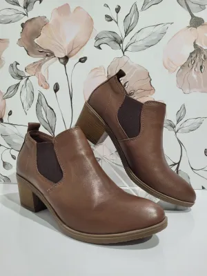 Tone Brown by Thyme & Co